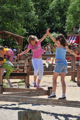 Lars Laj Playgrounds, Balancing