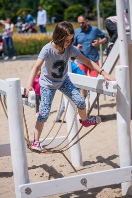 Lars Laj Playgrounds, Balancing