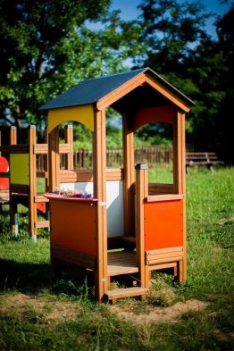 Lars Laj Playgrounds, Play Houses